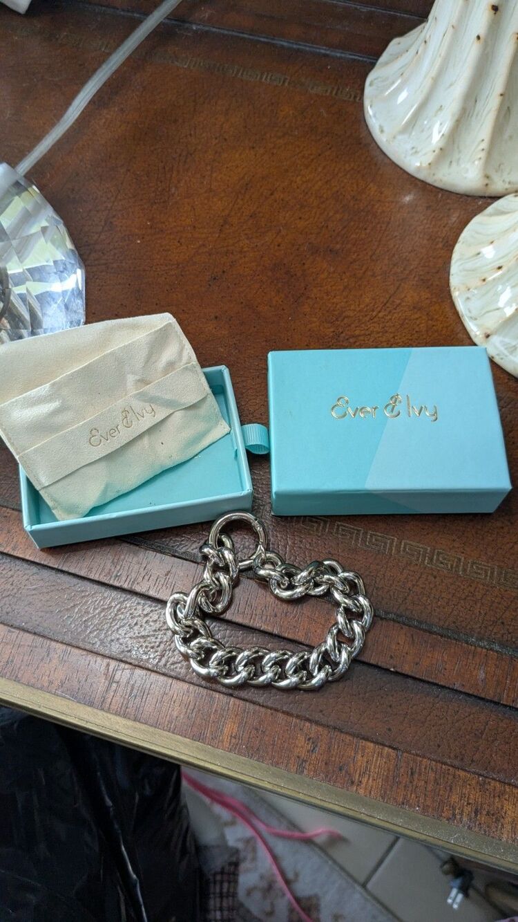 Ever & Ivy Simply Irrestible Rhodium Silvery Chain Bracelet Never worn - Picture 1 of 8